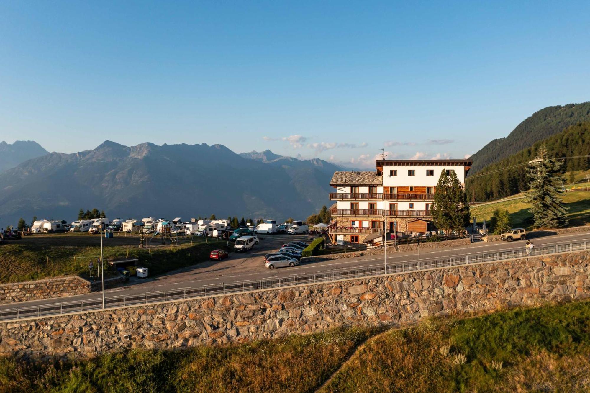 Chalet Des Alpes Gressan Exterior photo